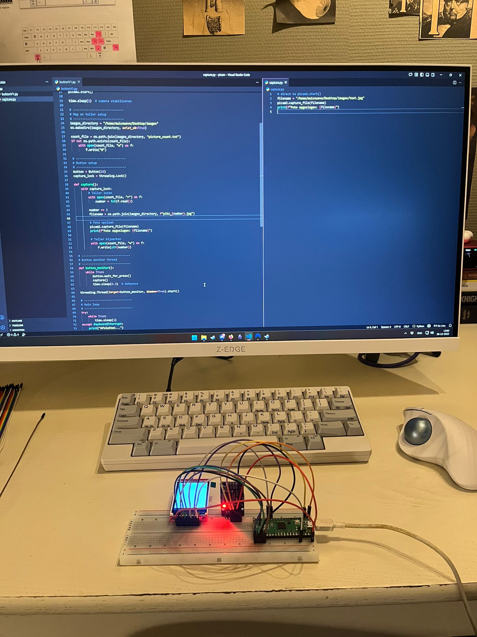 Raspberry Pi Pico clock on breadboard